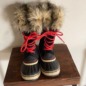 Sorel Joan of Artic waterproof snow boot. Size 6
